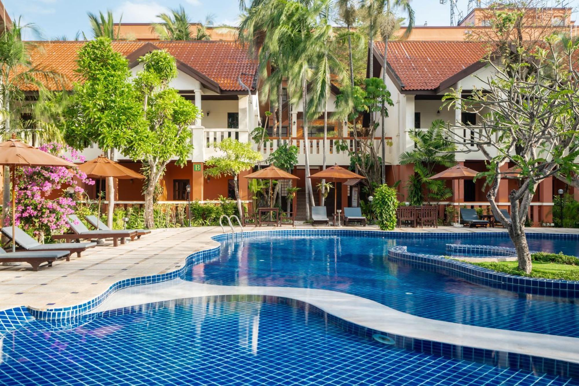 Patong Phuket Leelavadee Hua Ting Resort מראה חיצוני תמונה