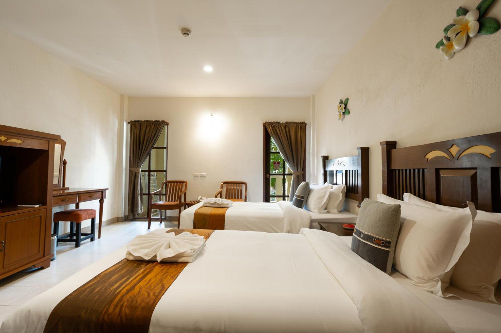 Patong Phuket Leelavadee Hua Ting Resort מראה חיצוני תמונה